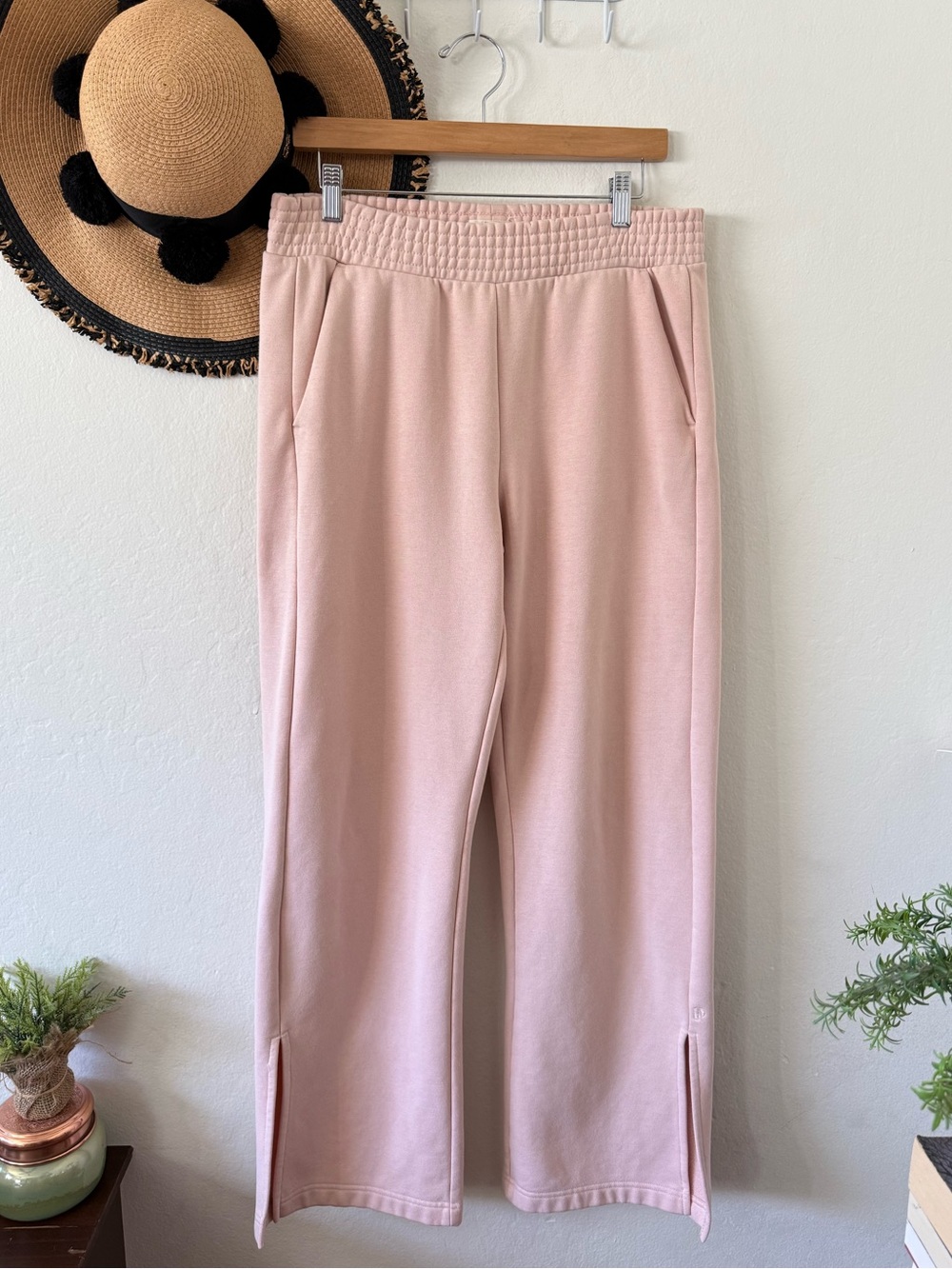 Pact Courtside Pink Split Hem Organic Cotton Fleece Sweatpants Wide Leg SZ Large - Picture 7 of 13